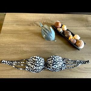 Strapless bikini top